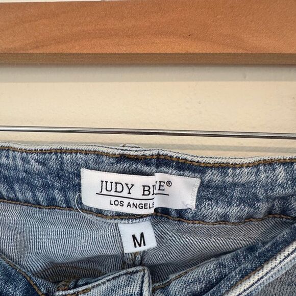 Judy Blue Light Wash High Rise Denim Patch Shorts Size Medium - Picture 6 of 8